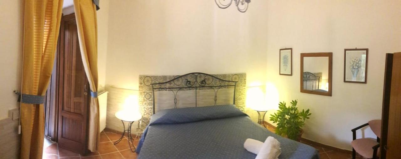 Camere Di Ulisse Ериче Екстериор снимка