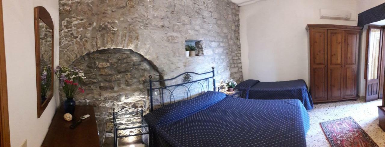 Camere Di Ulisse Ериче Екстериор снимка