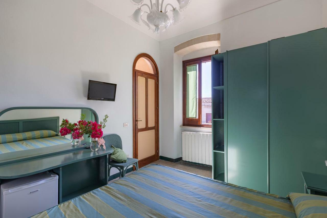 Camere Di Ulisse Ериче Екстериор снимка